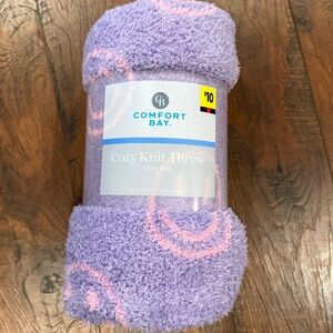 NWT COMFORT BAY COZY KNIT THROW